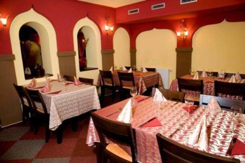 Hotel Satyam Брно Экстерьер фото