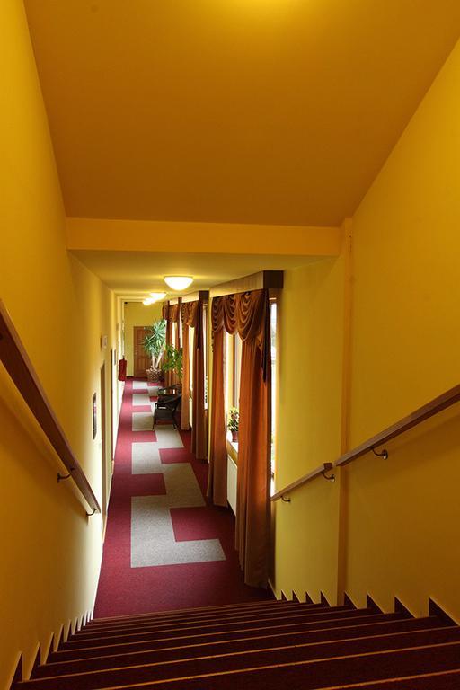 Hotel Satyam Брно Экстерьер фото