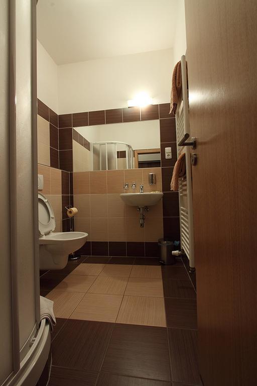 Hotel Satyam Брно Экстерьер фото